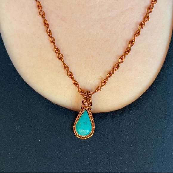 Necklace - Picture 1 of 7